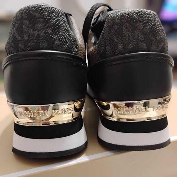 Michael Kors Maddy Logo Trainer Sneaker-New in Box! - Picture 5 of 7